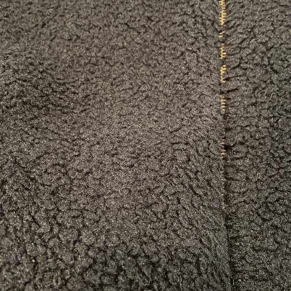 WILDRED Aritzia Classic Soft Black Vest - Picture 3 of 4